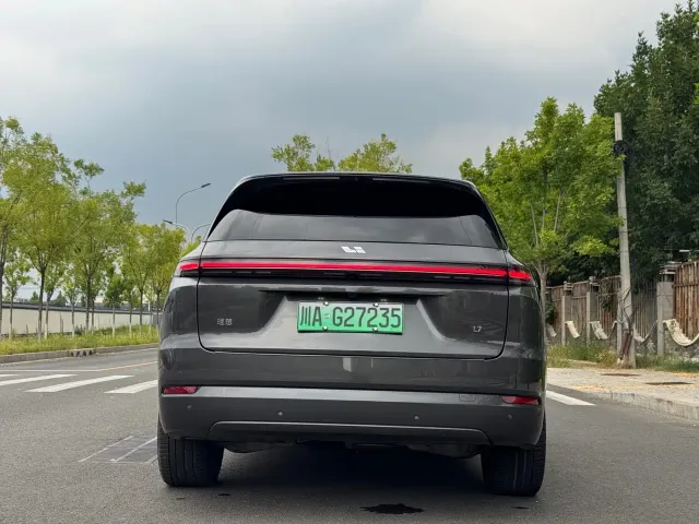 Li Auto L7 — Фото автомобиля 23