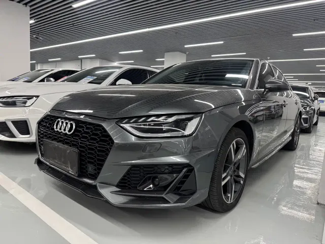 Фотография автомобиля — Audi A4L