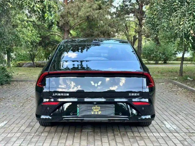 Wuling Starlight — Фото автомобиля 11