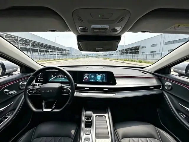 Chery Arrizo 8 — Фото автомобиля 9