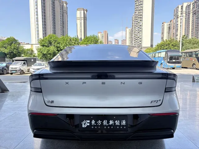 Xpeng P7+ — Фото автомобиля 8