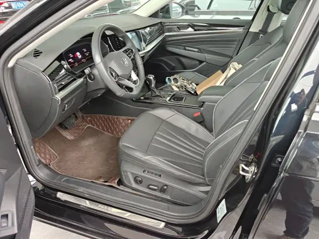 Volkswagen Passat — Фото автомобиля 14