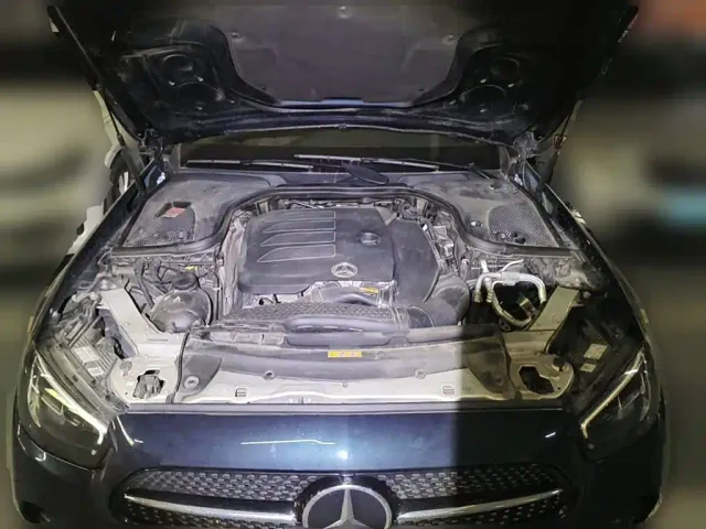 Mercedes-Benz E-Class — Фото автомобиля 3