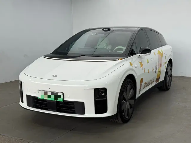 Li Auto Li Auto i6 2025 4WD Base Model — Фото автомобиля 3