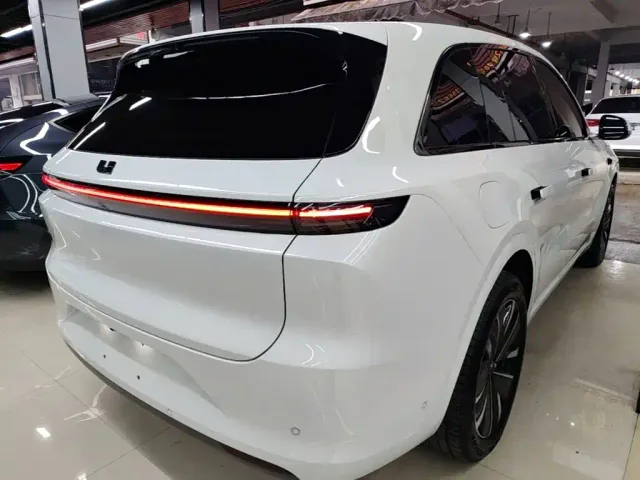 Li Auto L6 — Фото автомобиля 6