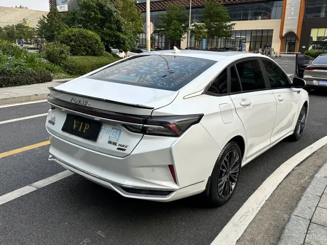 Dongfeng Yixuan MAX — Фото автомобиля 19