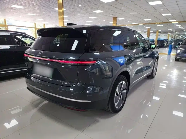 Nio ES8 — Фото автомобиля 6