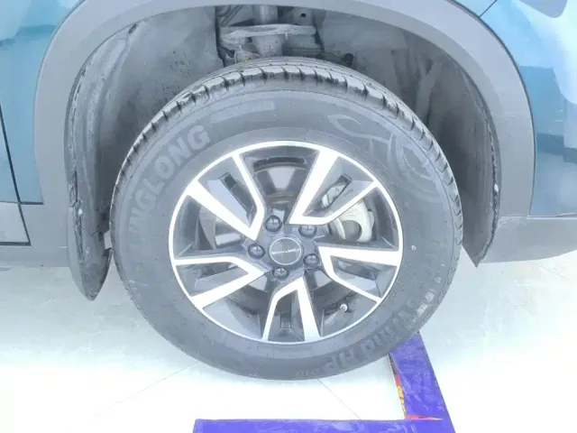 Forthing T5 — Фото автомобиля 6