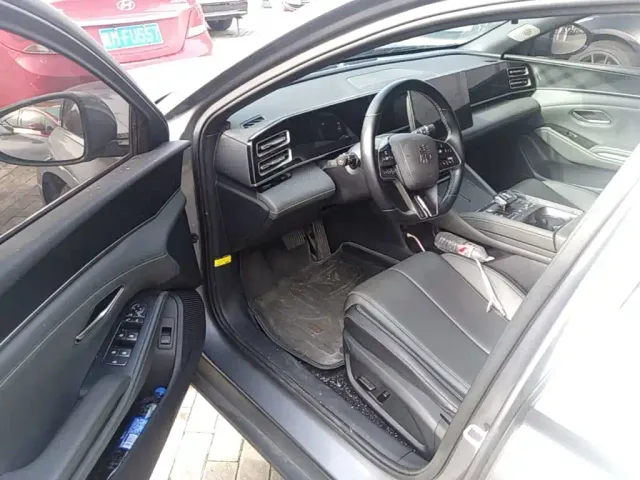 BYD Qin L — Фото автомобиля 15