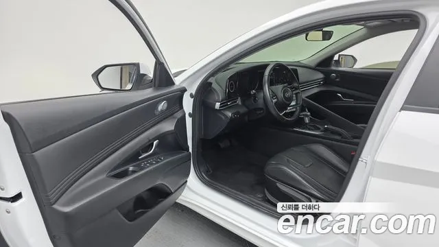 Hyundai AVANTE Avante (CN7) — Фото автомобиля 10