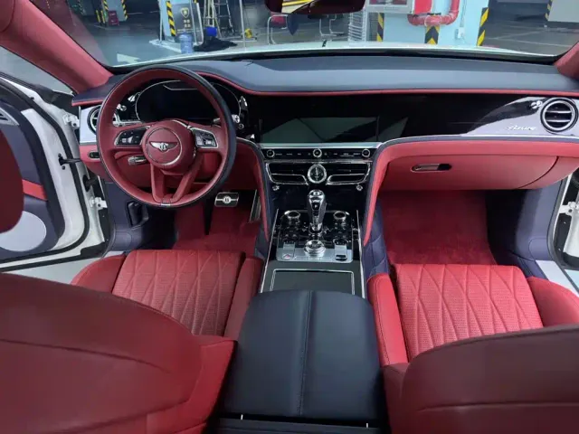 Bentley Flying Spur — Фото автомобиля 5