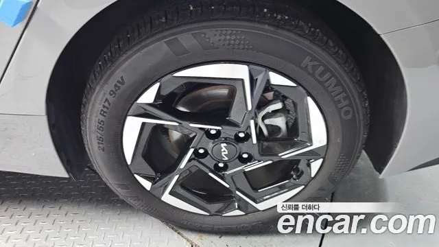 Kia K5 Новый K5 3 поколение 2.0 LPi(Для проката) — Фото автомобиля 21