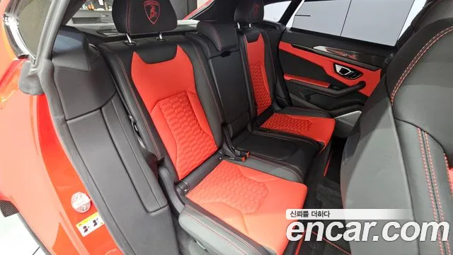 Lamborghini Urus — Фото автомобиля 11