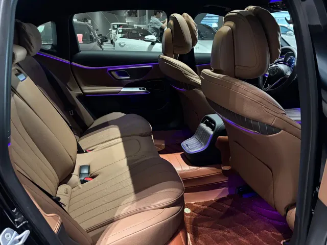 Mercedes-Benz E-Class — Фото автомобиля 17
