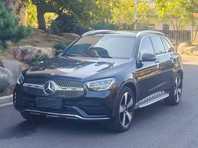 Фотография автомобиля — Mercedes-Benz GLC-Class