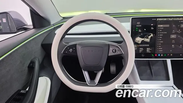 Tesla Model 3 — Фото автомобиля 13