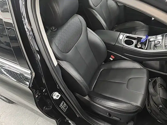 Hyundai Santa Fe — Фото автомобиля 24