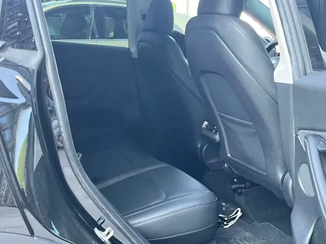 Tesla Model Y — Фото автомобиля 8