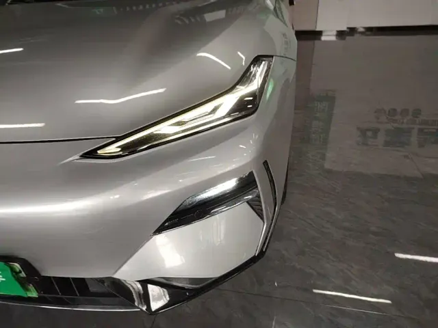 Geely Galaxy E8 — Фото автомобиля 23