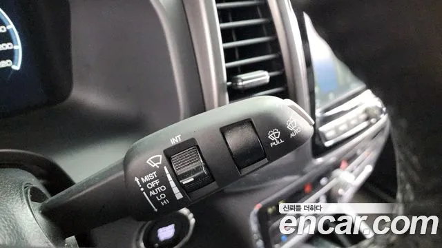 KG_Mobility_Ssangyong Rexton Новый Rexton Sport Khan Дизель 2.2 4WD — Фото автомобиля 18