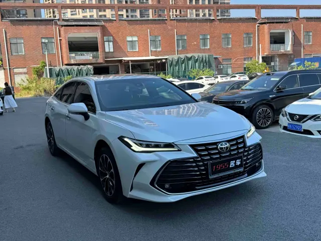 Toyota Avalon — Фото автомобиля 3