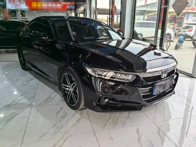 Honda Accord — Фото автомобиля 3