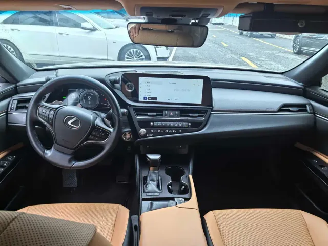 Lexus ES — Фото автомобиля 7