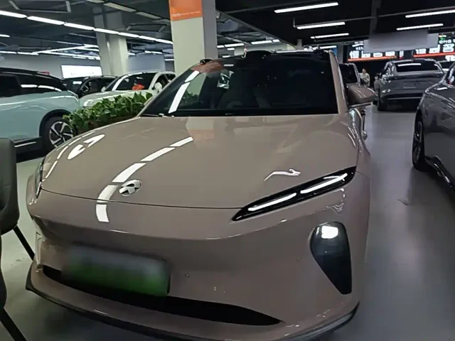 NIO NIO ET5 2022 75kWh — Фото автомобиля 2