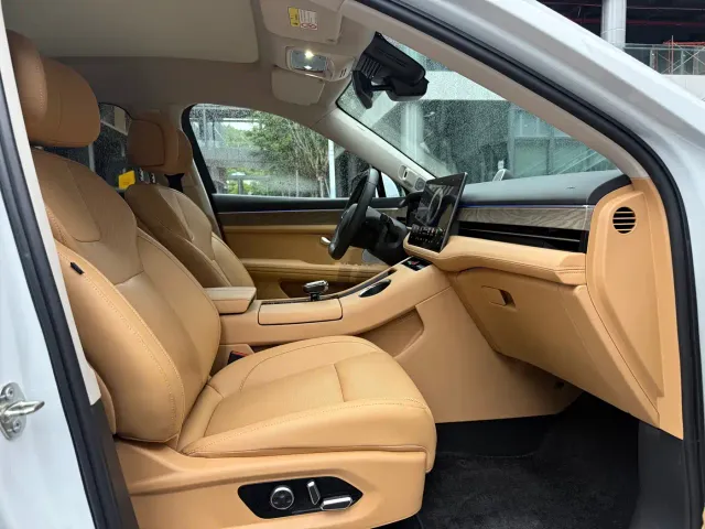 Aito M5 — Фото автомобиля 14