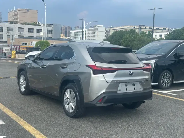 Lexus UX — Фото автомобиля 17