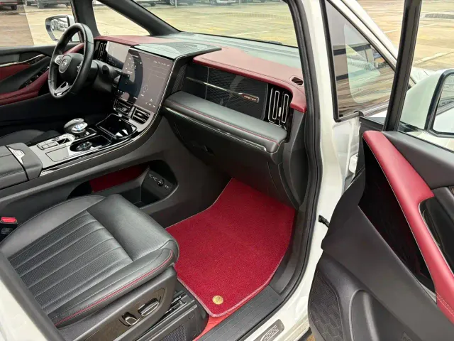 GAC Trumpchi M8 — Фото автомобиля 13