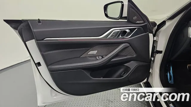 BMW i4 — Фото автомобиля 13