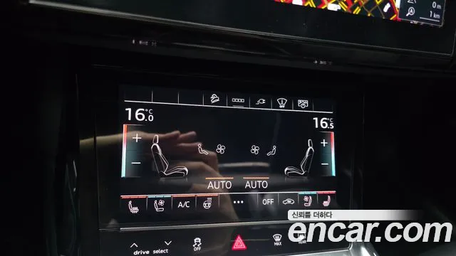 Audi e-tron — Фото автомобиля 17
