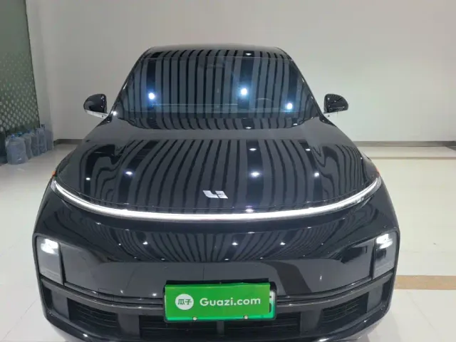 Li Auto L8 — Фото автомобиля 2