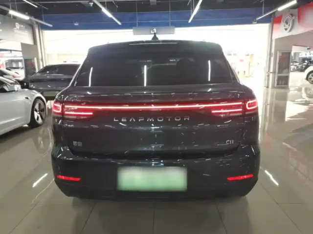 Leapmotor C11 — Фото автомобиля 5
