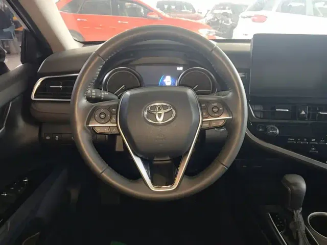 Toyota Camry — Фото автомобиля 10