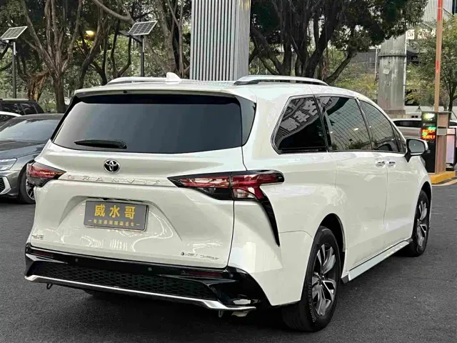 Toyota Granvia — Фото автомобиля 5