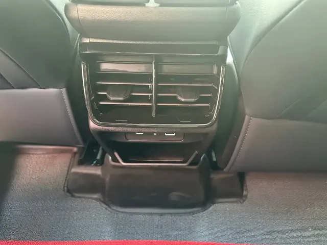 Geely Boyue L 2024 1.5TD DCT Premium Edition — Фото автомобиля 15