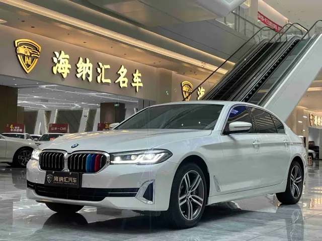 Фотография автомобиля — BMW 5 Series