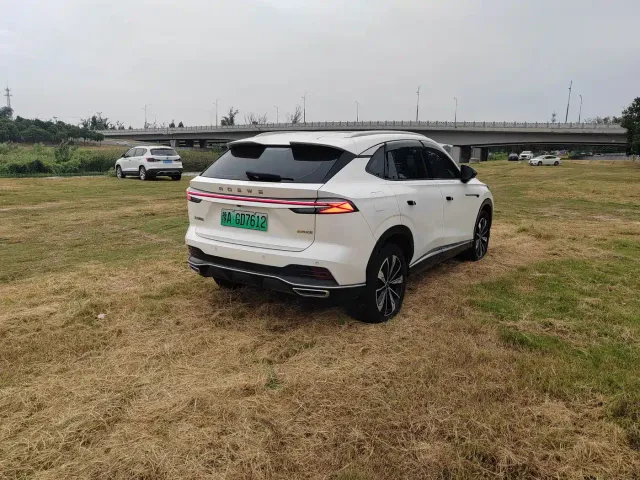 Roewe RX5 — Фото автомобиля 2