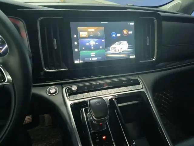 GAC Trumpchi M8 — Фото автомобиля 12