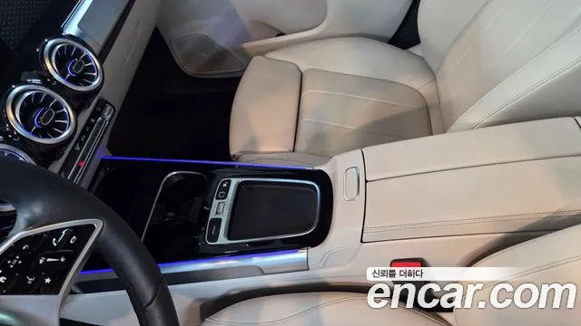Mercedes-Benz EQB — Фото автомобиля 16