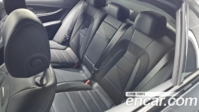 Mercedes-Benz E-Class — Фото автомобиля 25
