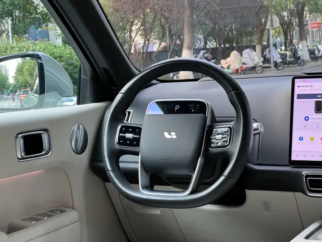 Li Auto L9 — Фото автомобиля 18