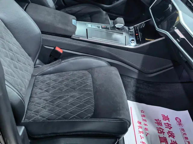 Audi A7L — Фото автомобиля 6