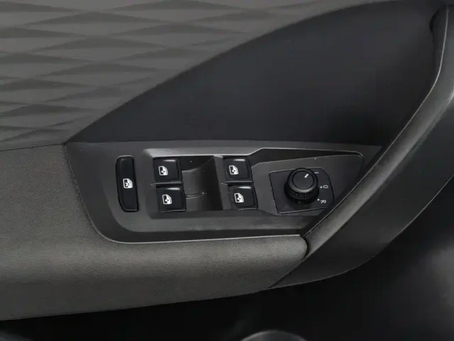 Volkswagen Tharu — Фото автомобиля 9