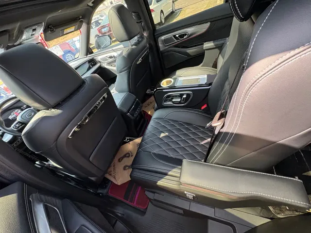 GAC Trumpchi GS8 — Фото автомобиля 5