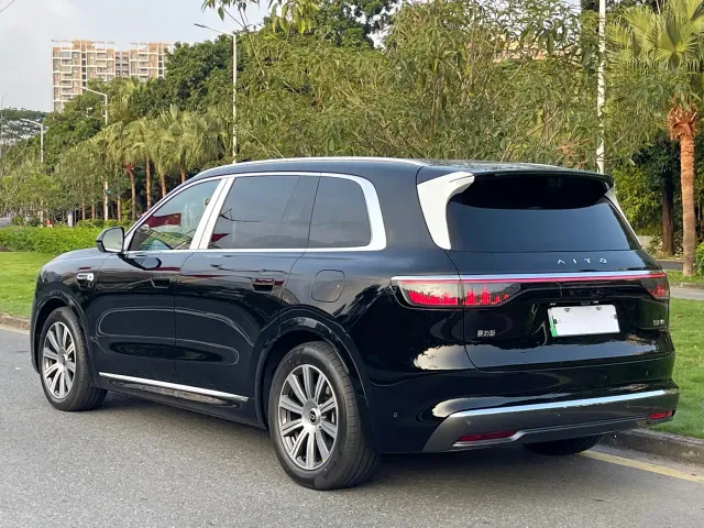 Aito M8 — Фото автомобиля 15