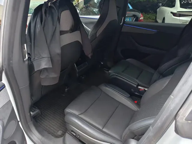 Tesla Model Y L — Фото автомобиля 9