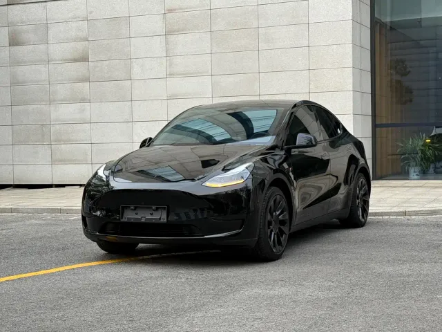 Фотография автомобиля — Tesla Model Y